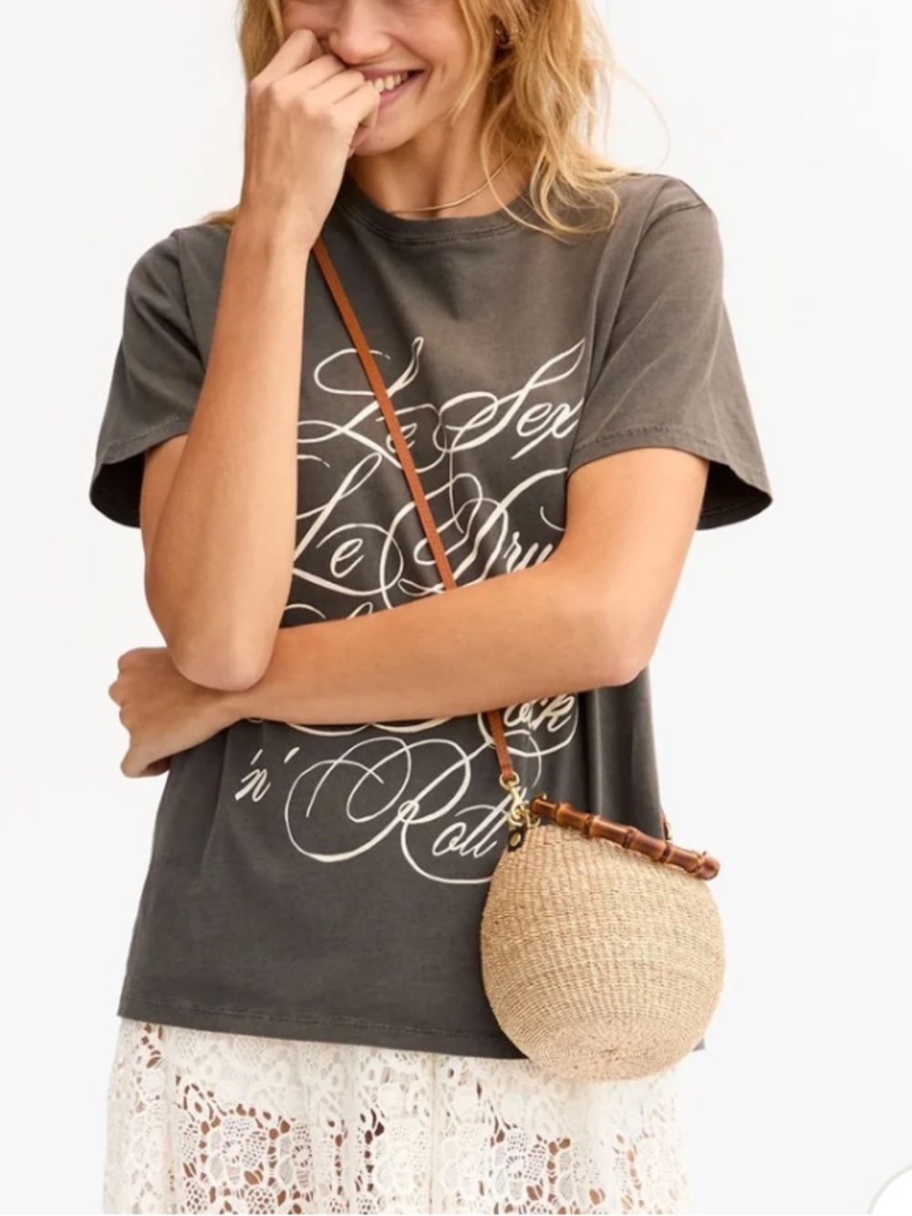 Clare V Pot de Miel ☀️ Tiny Straw Bag, Big Energy - Picture 3 of 15